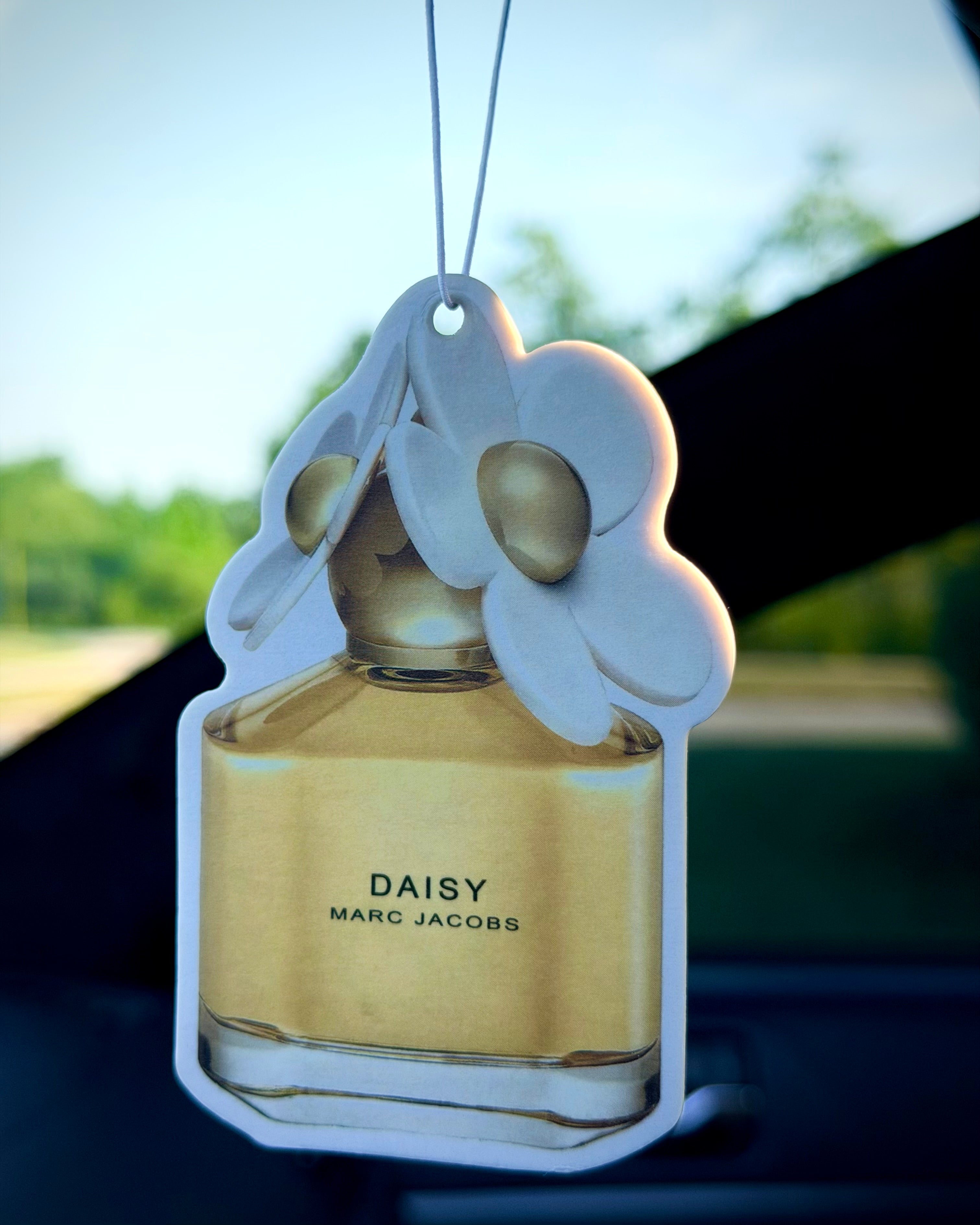 Fresh Strawberry & Violet Car Air Freshener – Playful & Sweet Luxury Scent