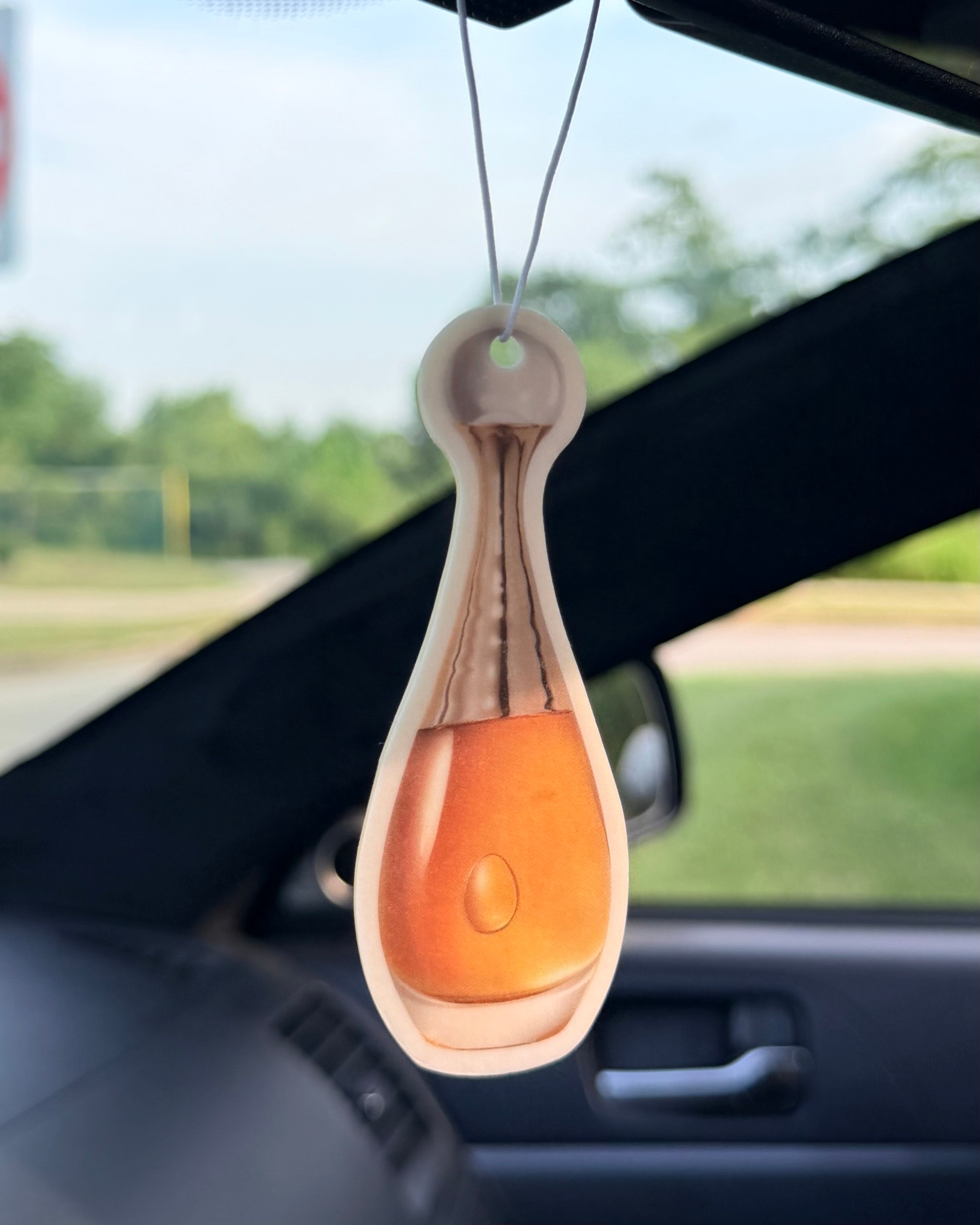 Golden Floral & Ylang Ylang Car Air Freshener – Elegant & Feminine Luxury Scent