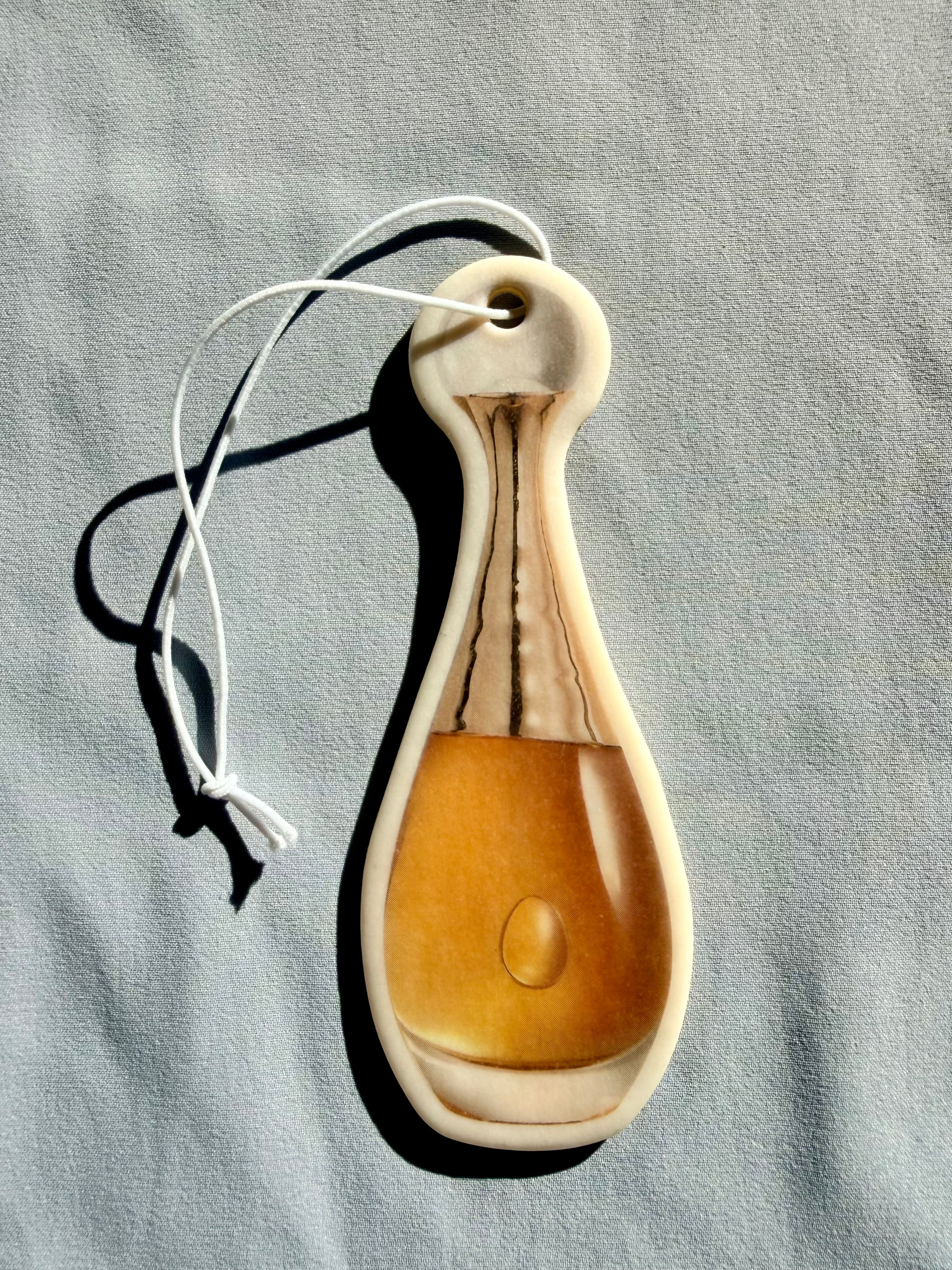 Golden Floral & Ylang Ylang Car Air Freshener – Elegant & Feminine Luxury Scent