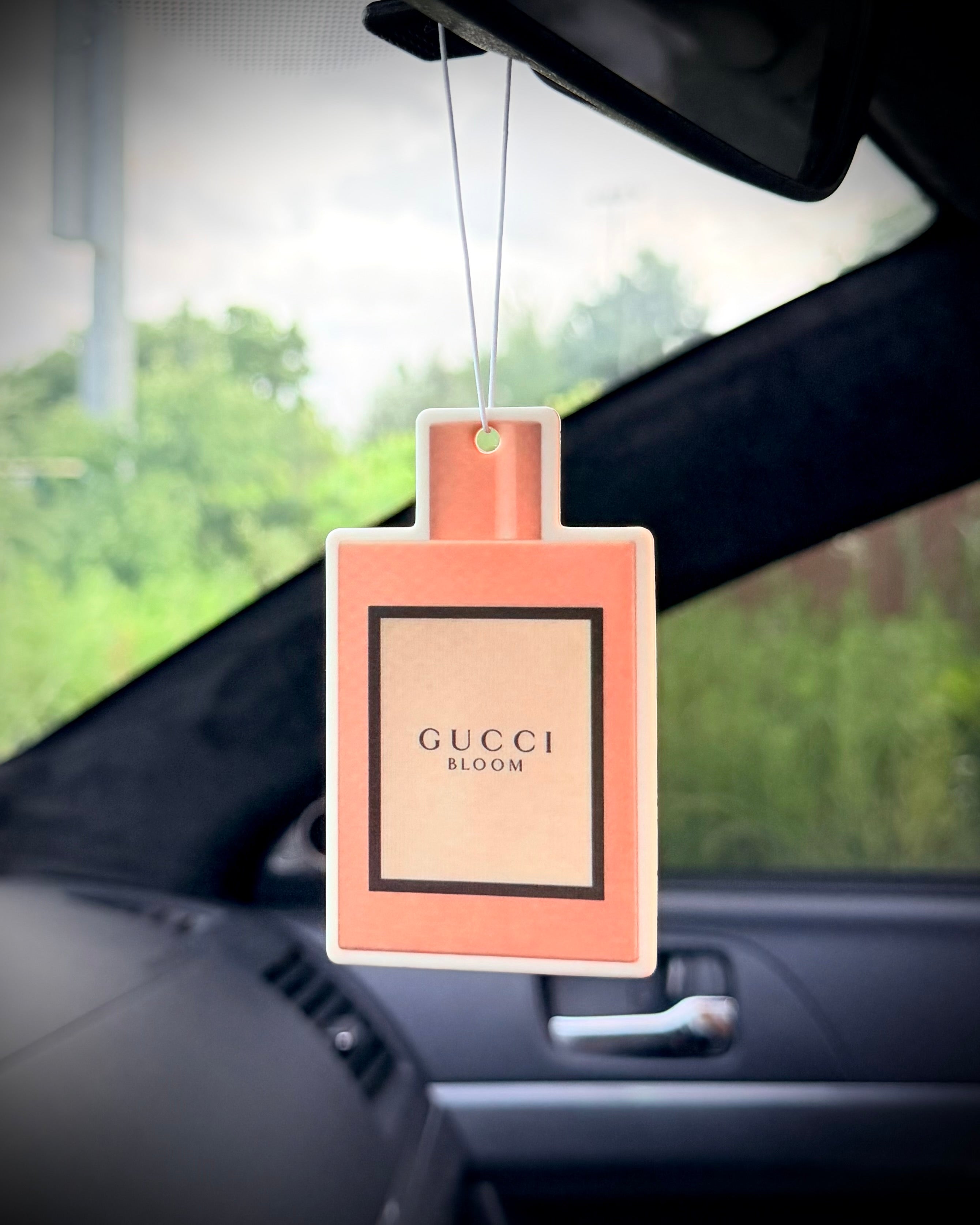 Rich White Floral & Tuberose Car Air Freshener – Lush & Feminine Luxury Scent