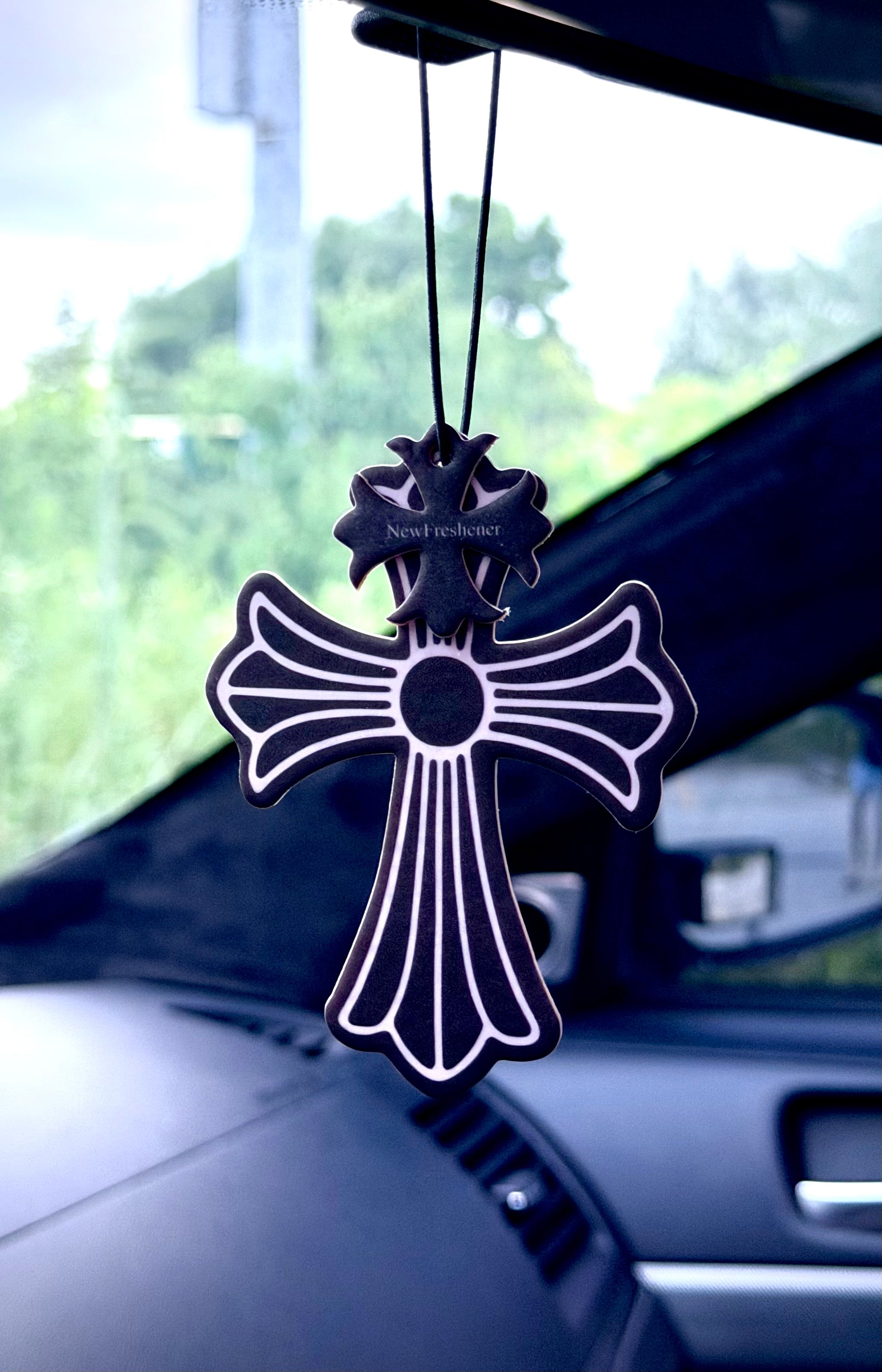 Leather & Dark Musk Car Air Freshener – Edgy & Unisex Luxury Scent