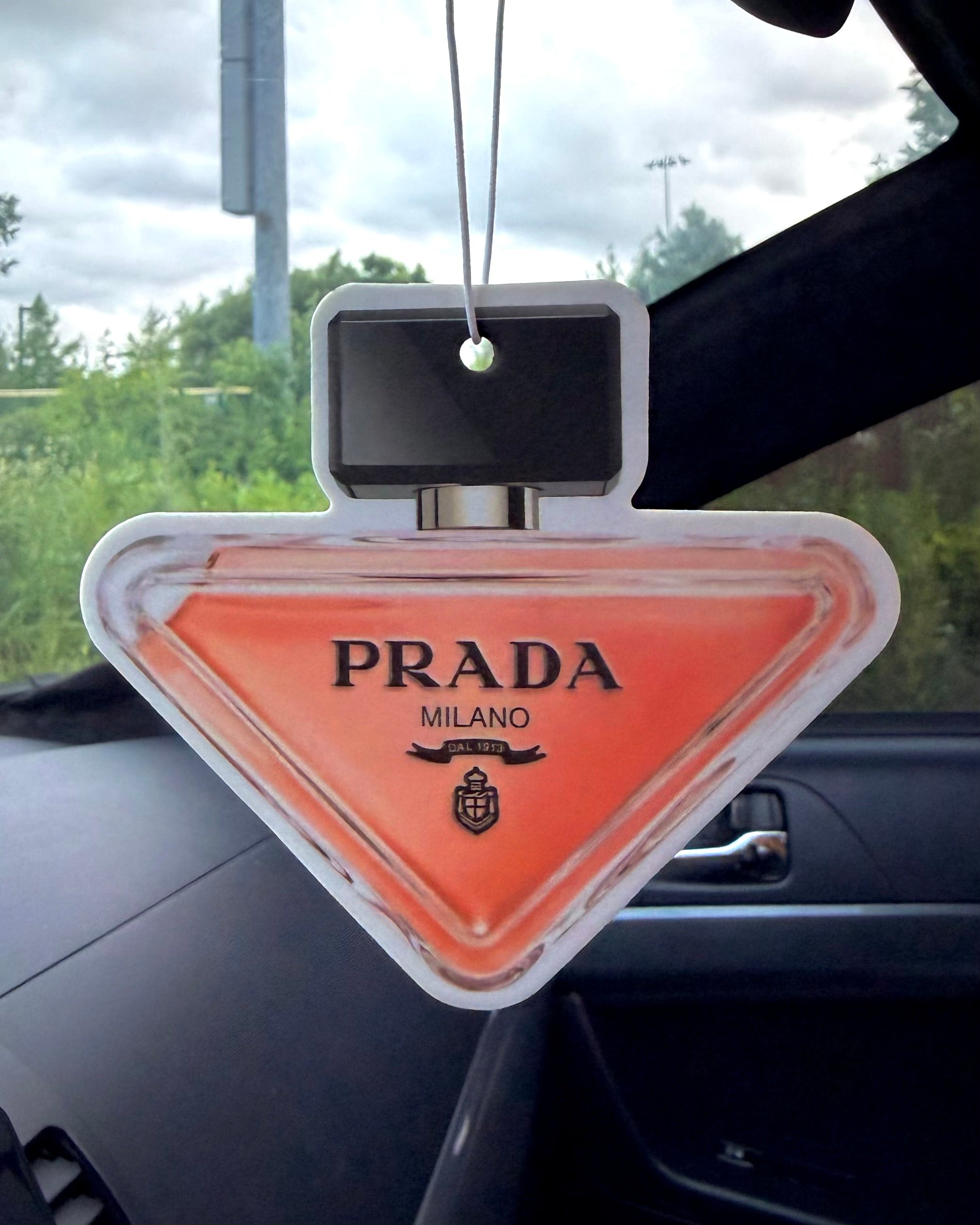 Neroli & White Musk Car Air Freshener – Soft & Feminine Luxury Scent